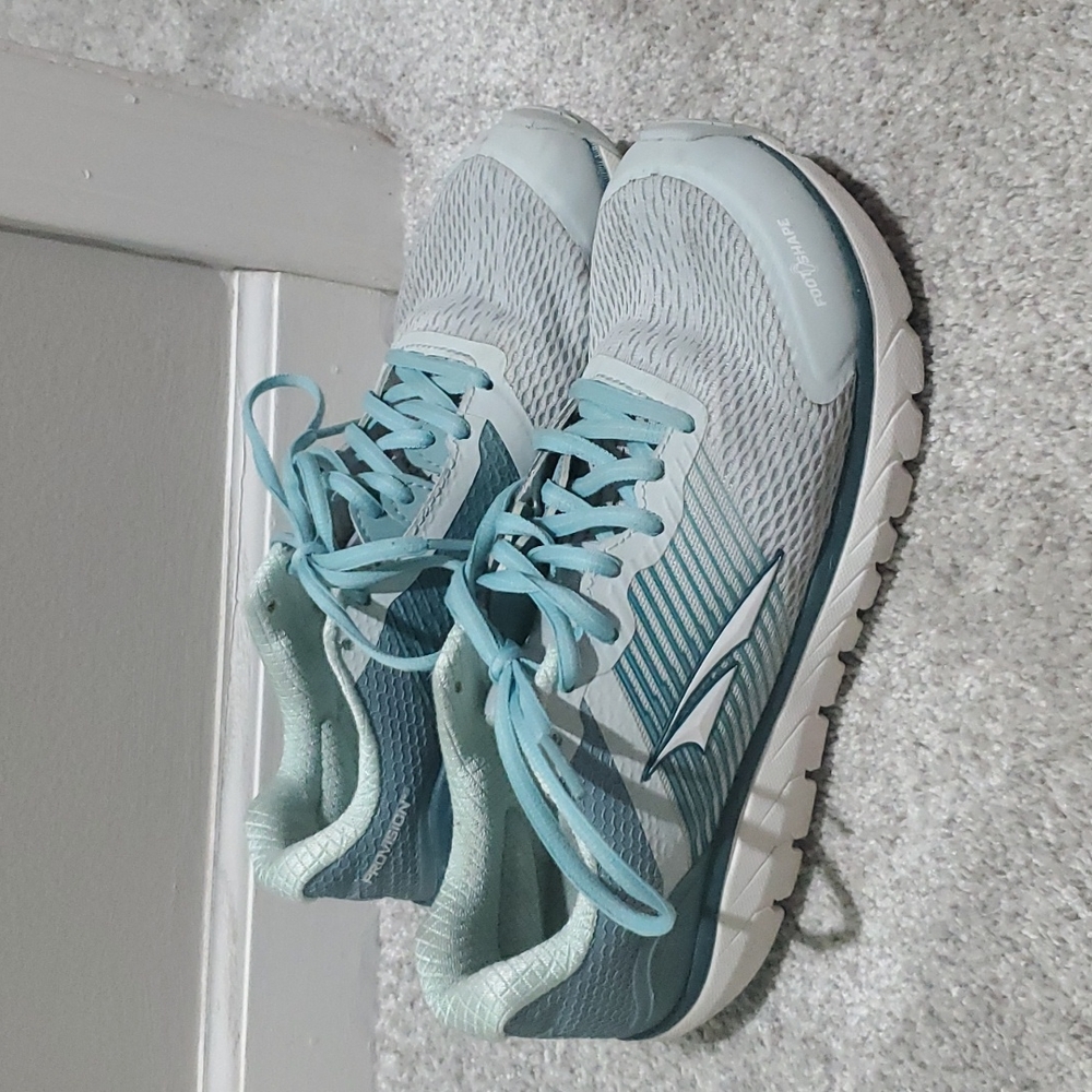 Altra Provision Women's Size 7.5